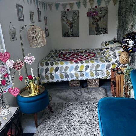 Bothy Hut Hotel Tring Buitenkant foto